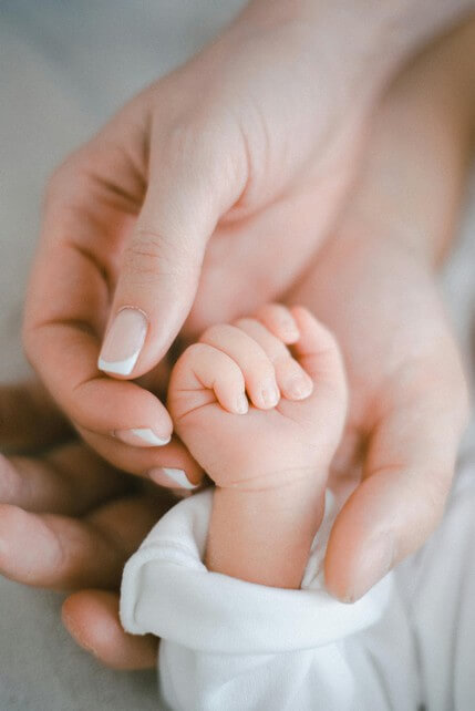 Naissance-main bébé (corps de texte)